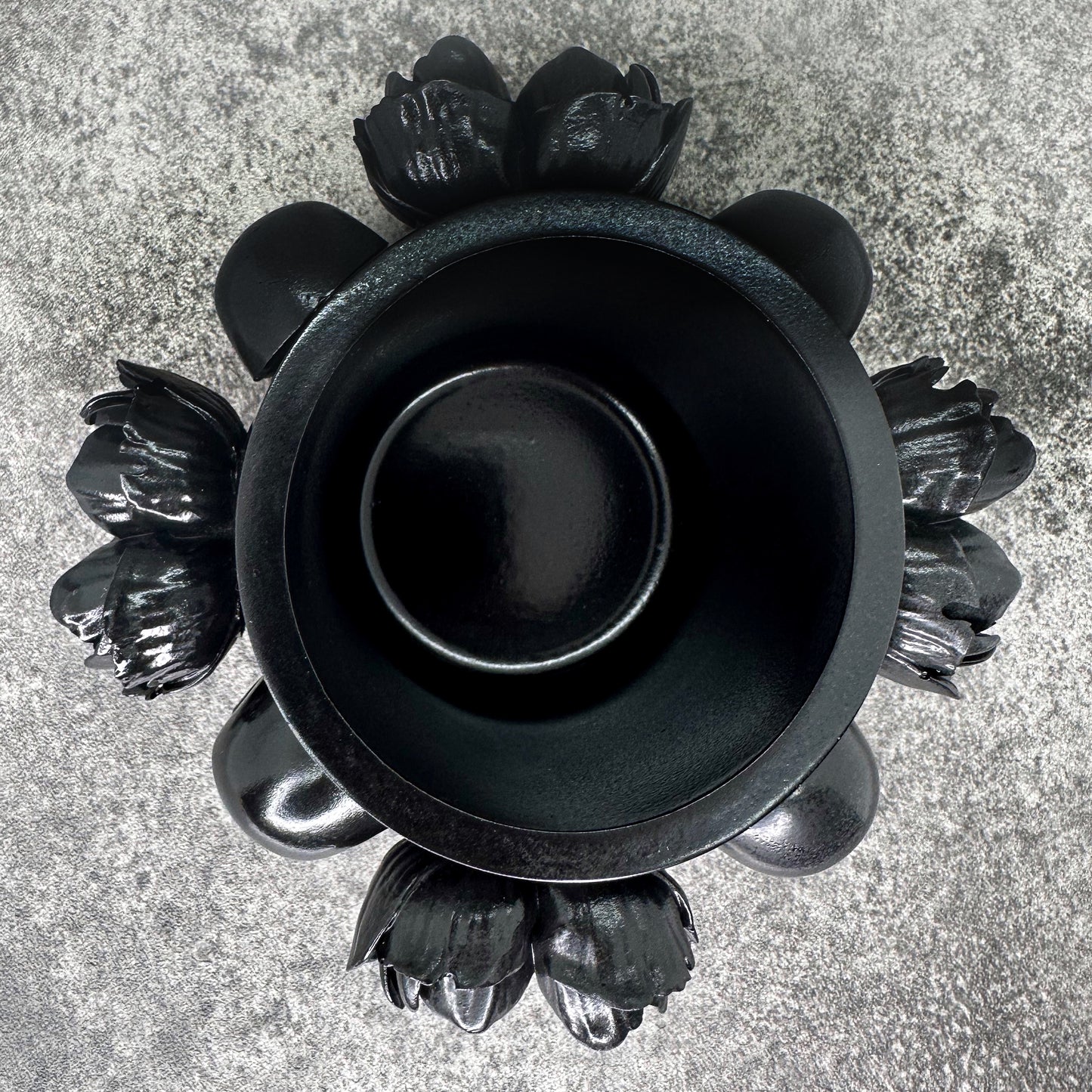 Skull & Black Rose Pot